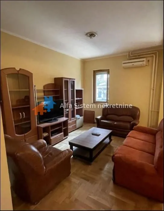 Izdavanje, trosoban stan, 65m², Južni Bulevar, Vračar Sve Podlokacije