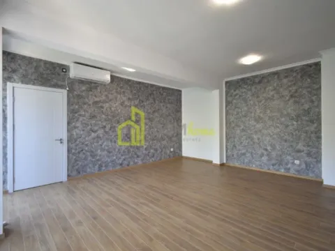 Izdavanje, trosoban stan, 90m², Vezirov Most, Podgorica - image 2