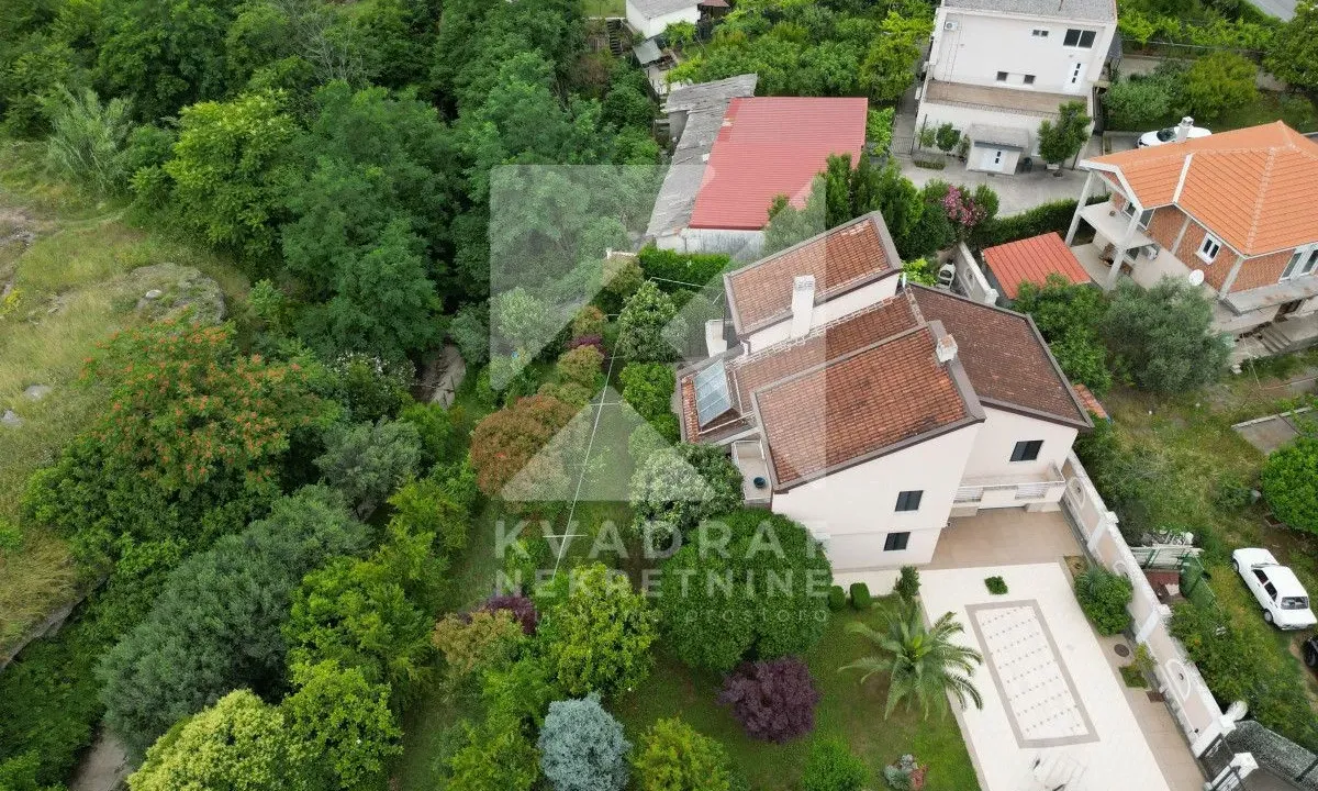 Prodaja, kuća, 280m², Masline, Podgorica