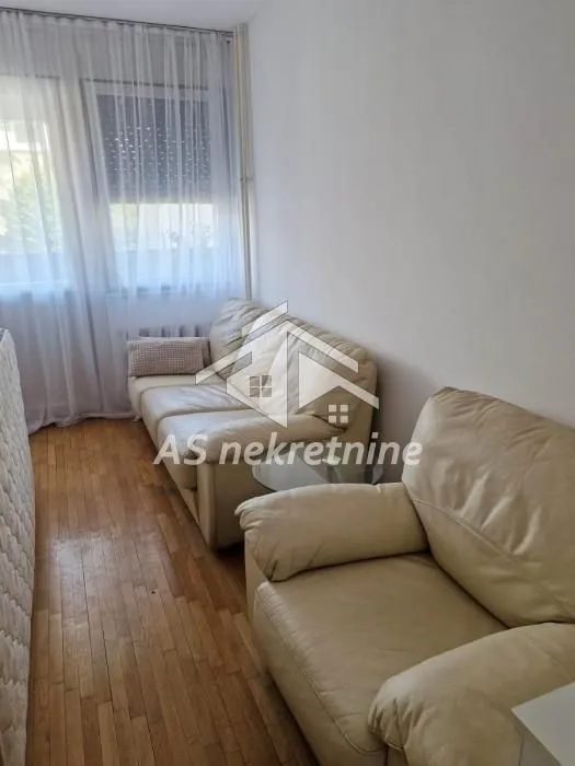 Izdavanje, četvorosoban stan, 102m², Vračar Hram, Vračar Sve Podlokacije
