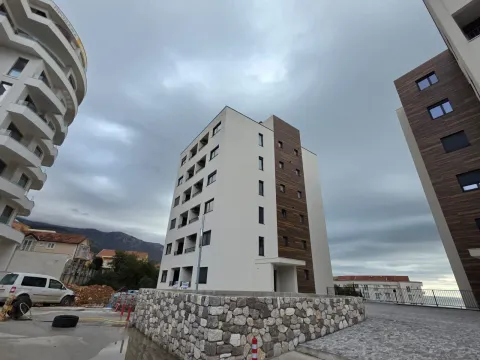 Prodaja, jednosoban stan, 43m², Bečići, Budva - image 4