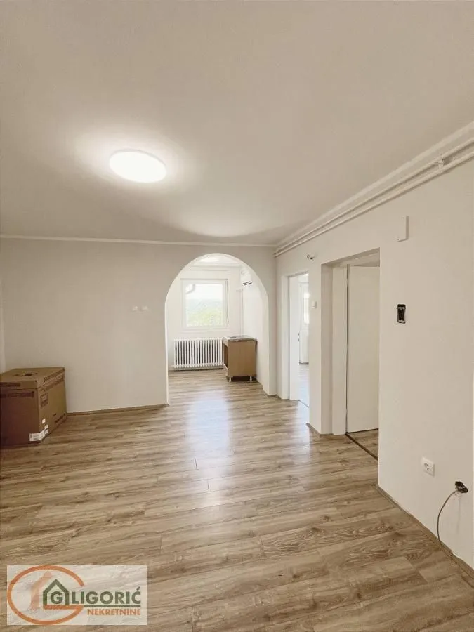 Sale, house, 453m², Sremčica, Beograd