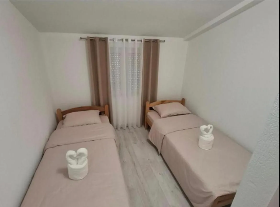 Rent, two bedroom apartment, 75m², Radanovići, Kotor