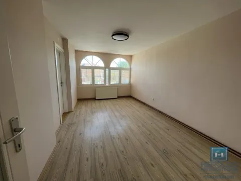 Prodaja, kuća, 400m², Centar, Jagodina - image 24