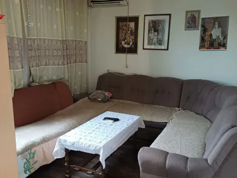 Prodaja, jednosoban stan, 40m², Stari Aerodrom, Podgorica - image 1