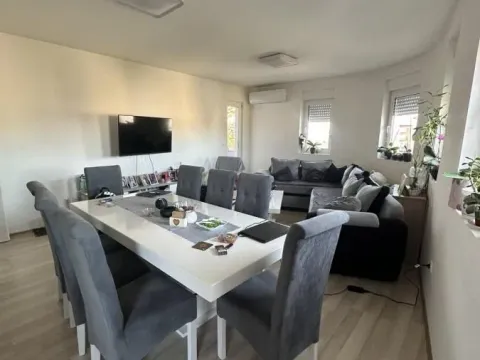 Prodaja, trosoban stan, 82m², Ćuprija, Srbija - image 2