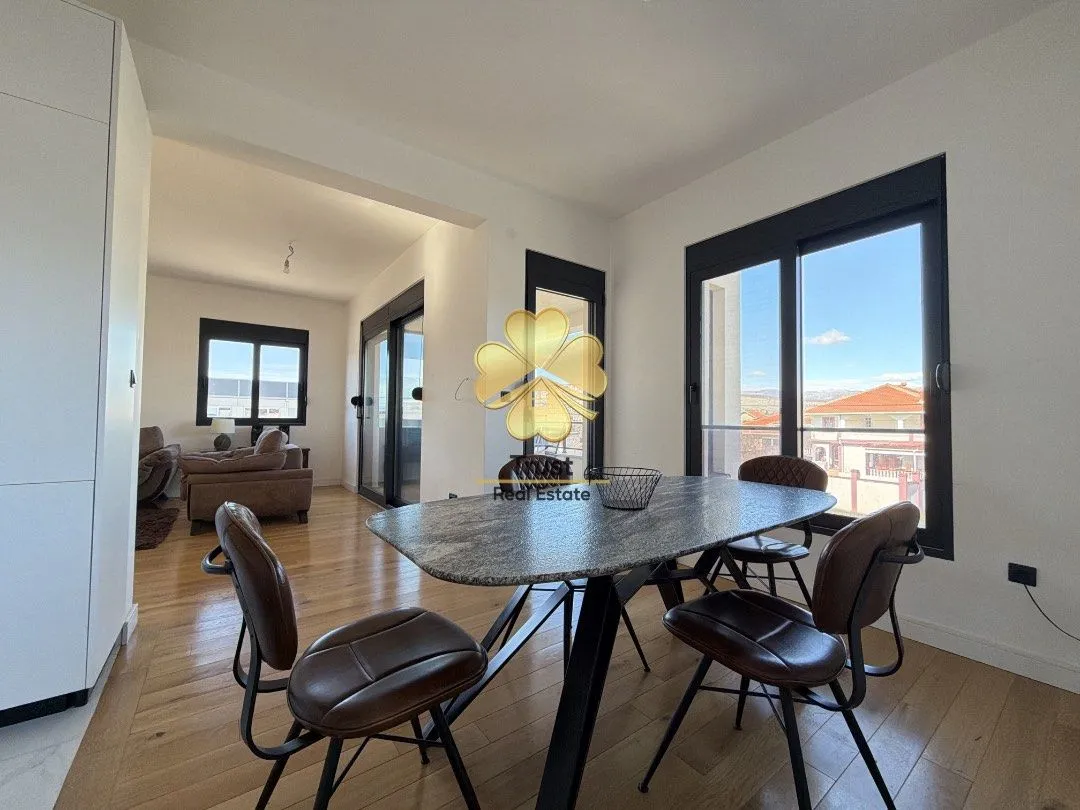 Prodaja, stan, 270m², Gornja Gorica, Podgorica