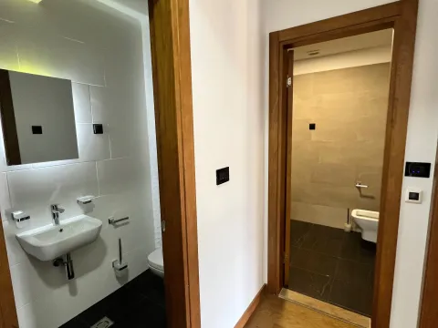 Izdavanje, dvosoban stan, 68m², Ljubović, Podgorica - image 13