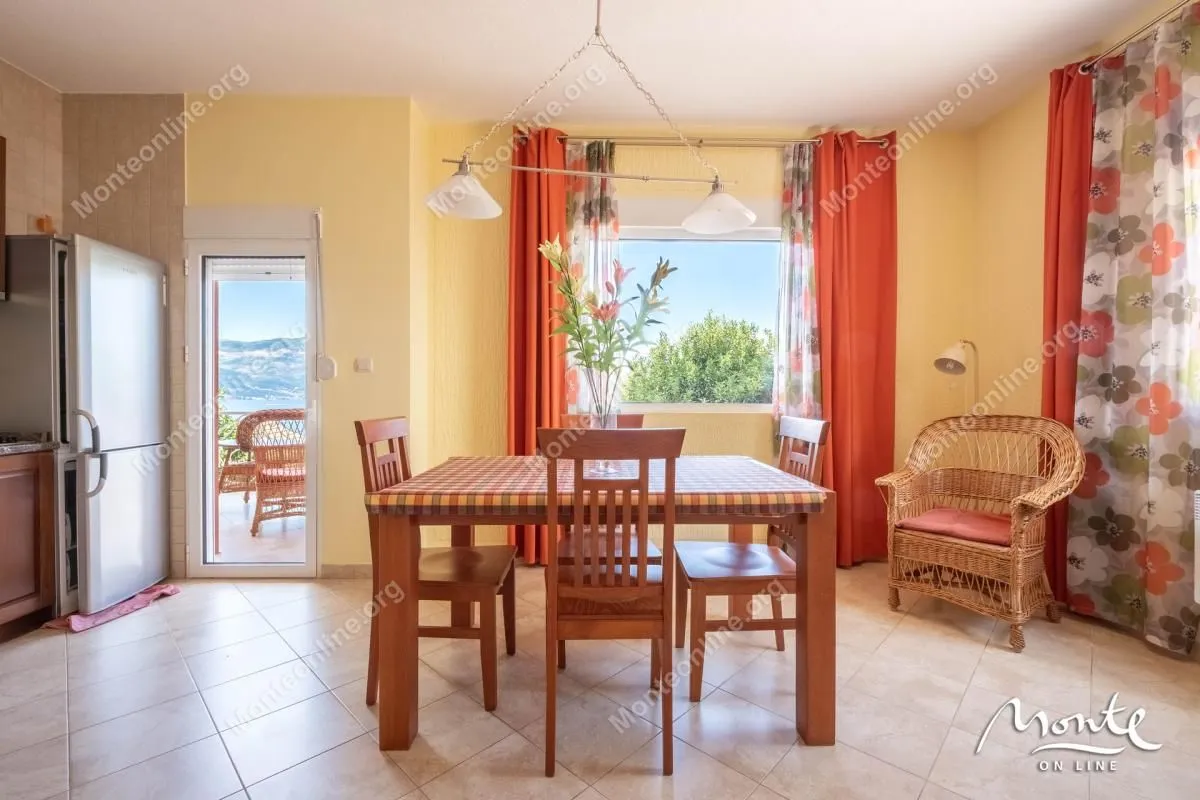 Prodaja, kuća, 89m², Krašići, Tivat