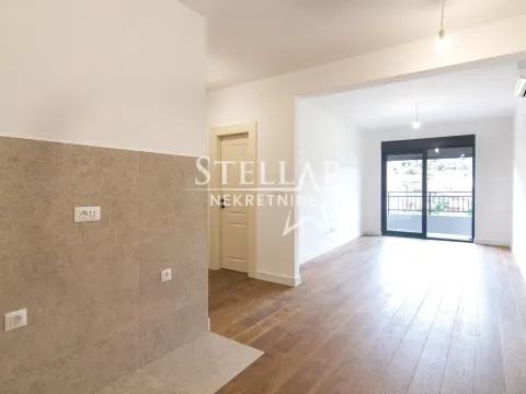 Izdavanje, dvosoban stan, 67m², Blok 5, Podgorica - image 11