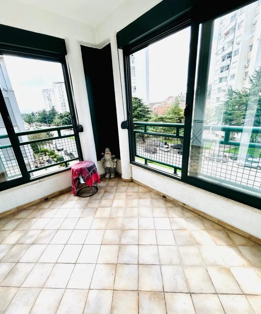 Izdavanje, jednosoban stan, 56m², Momišići, Podgorica