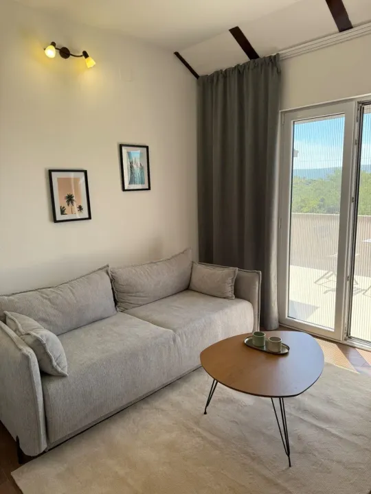 Izdavanje, jednosoban stan, 50m², Marići, Tivat