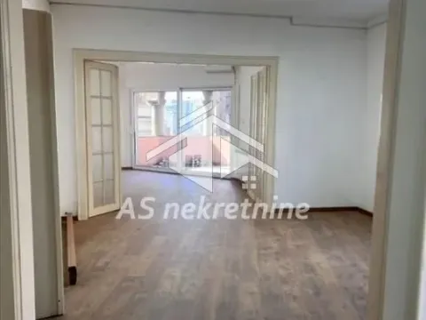 Izdavanje, četvorosoban stan, 107m², Stari Grad, Beograd - image 2