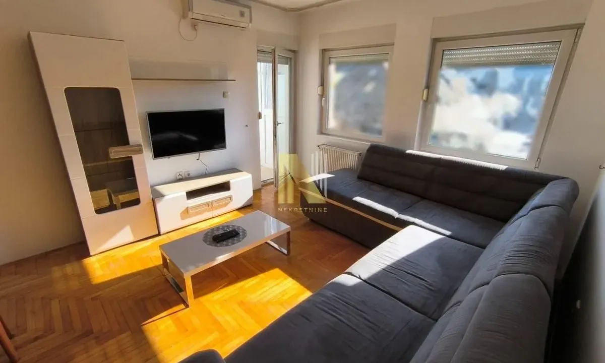 Prodaja, dvosoban stan, 50m², Centar, Novi Sad