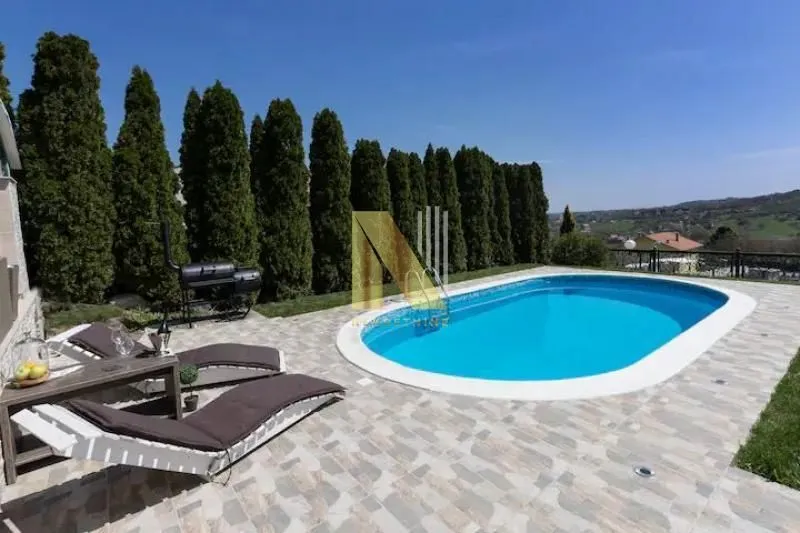 Prodaja, kuća, 469m², Tatarsko brdo, Petrovaradin