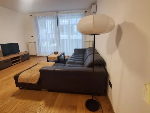 Izdavanje, trosoban stan, 72m², Autokomanda, Voždovac Sve Podlokacije - image 2