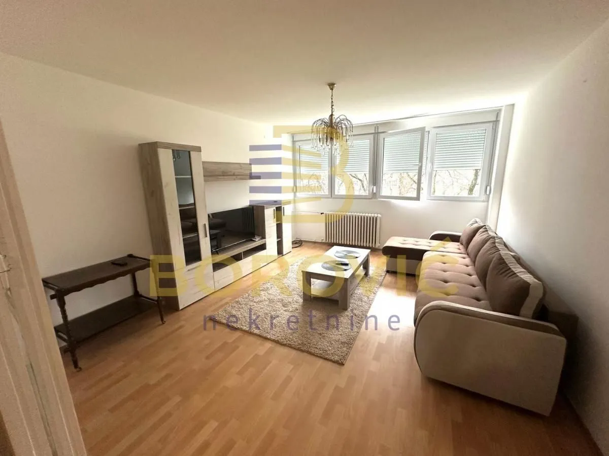 Izdavanje, trosoban stan, 60m², Novi Beograd Sve Podlokacije, Beograd