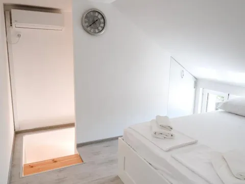 Izdavanje, kuća, 50m², Tivat, Crna Gora - image 4