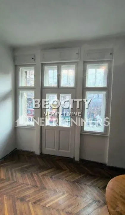 Prodaja, dvosoban stan, 87m², Bajlonijeva Pijaca, Beograd