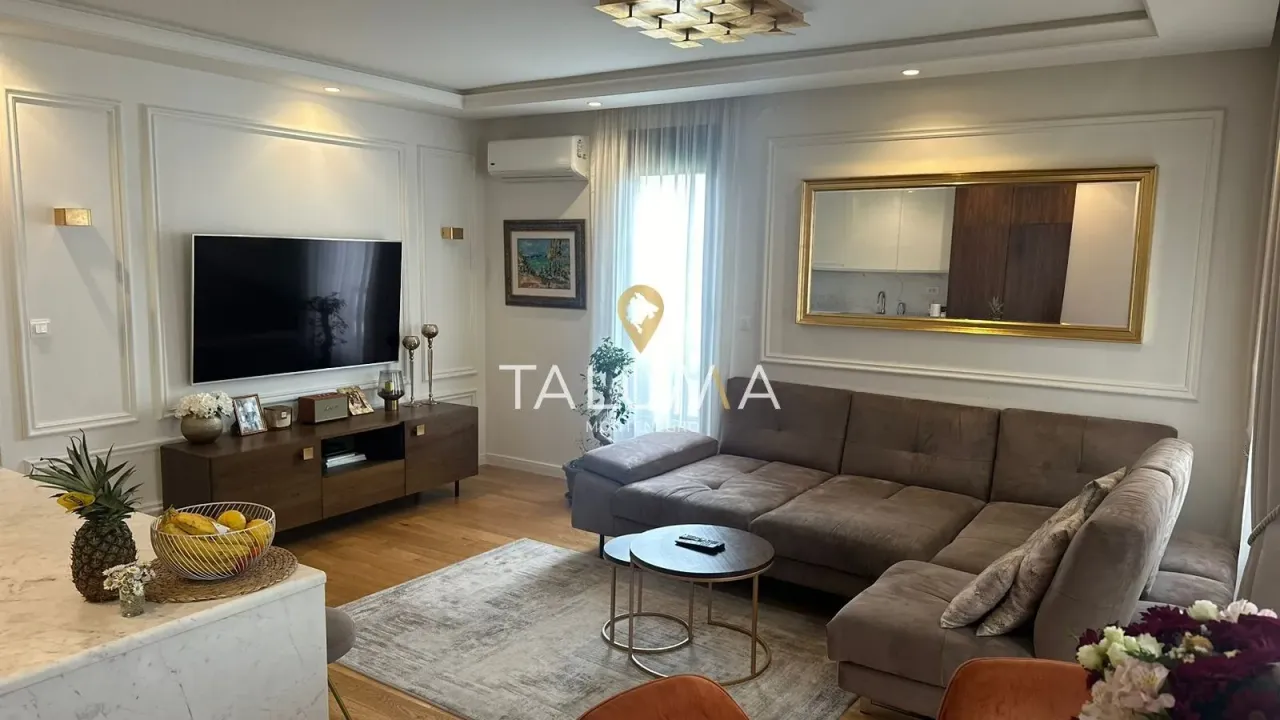 Prodaja, dvosoban stan, 74m², Blok 9, Podgorica