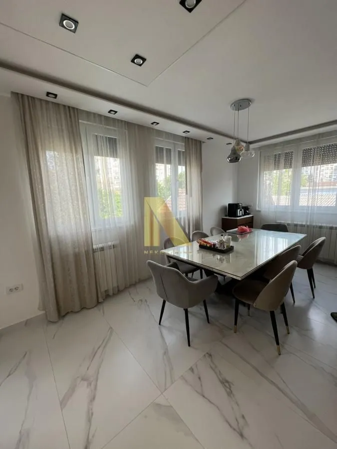 Prodaja, četvorosoban stan, 150m², Banatić, Novi Sad Sve Podlokacije