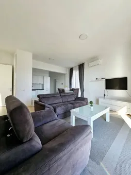 Rent, two bedroom apartment, 65m², Bečići, Budva - image 2