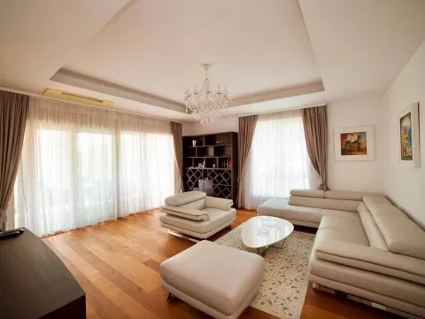 Rent, three bedroom apartment, 152m², Centar, Budva - image 6