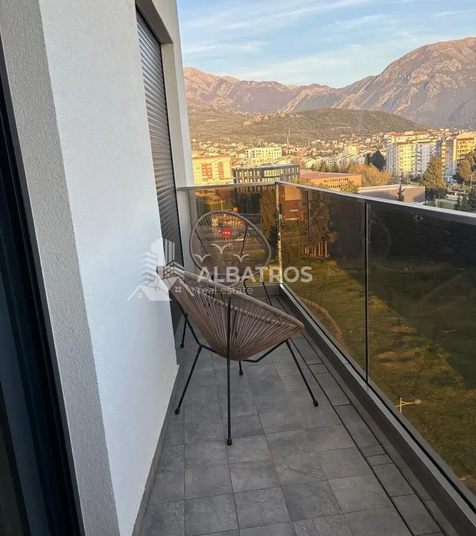 Rent, two bedroom apartment, 80m², Centar, Bar