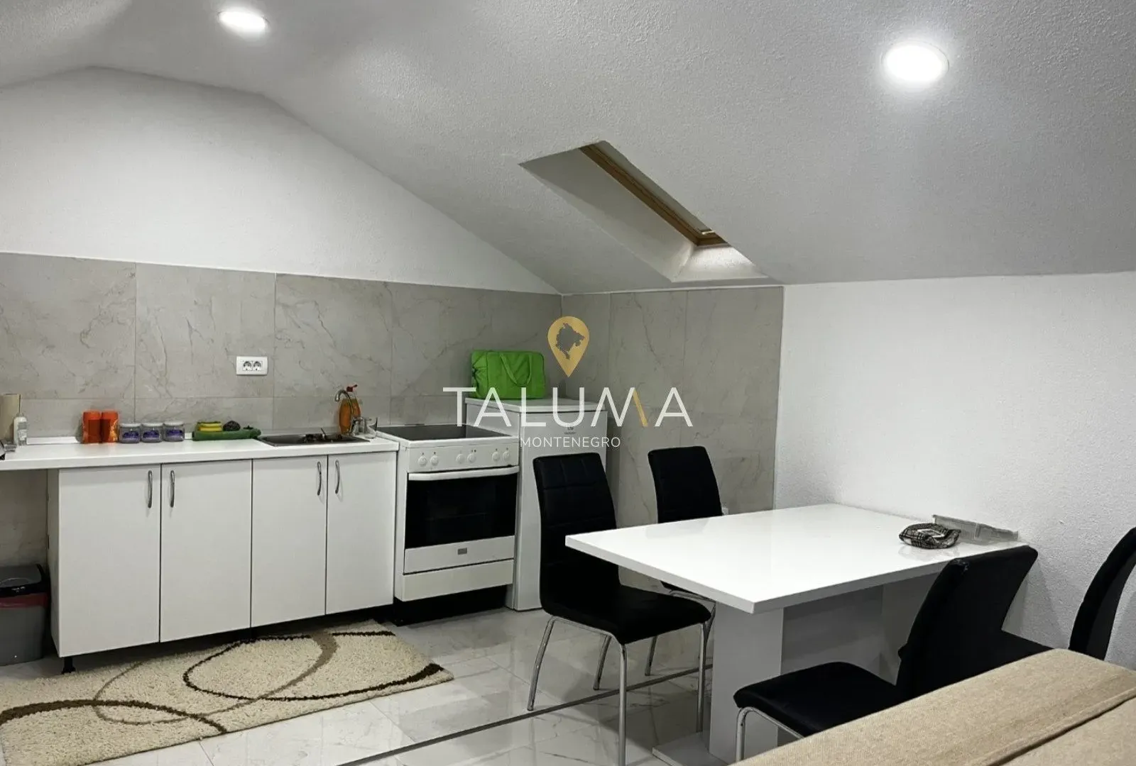 Izdavanje, dvosoban stan, 80m², Zabjelo, Podgorica