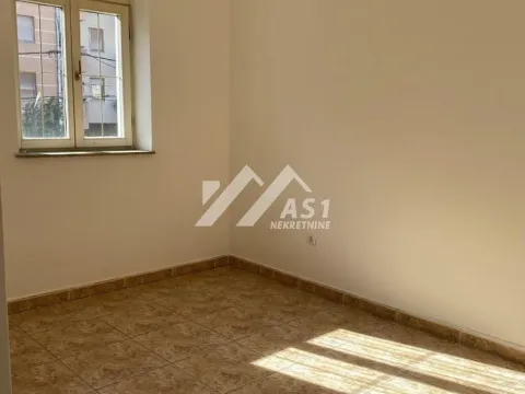 Izdavanje, poslovni prostor, 350m², Nova Detelinara, Novi Sad Sve Podlokacije - image 6