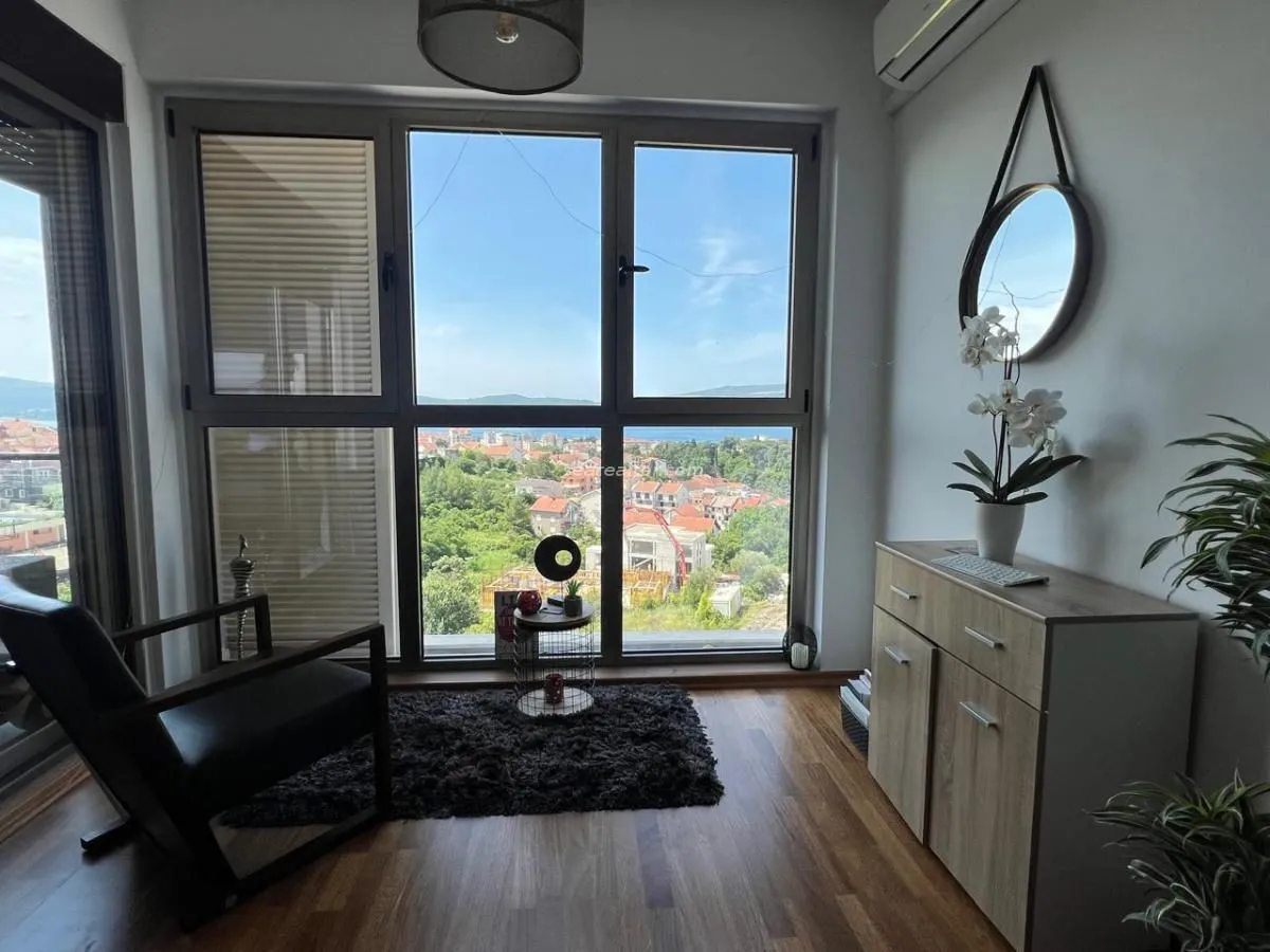 Prodaja, jednosoban stan, 55m², Tivat, Crna Gora