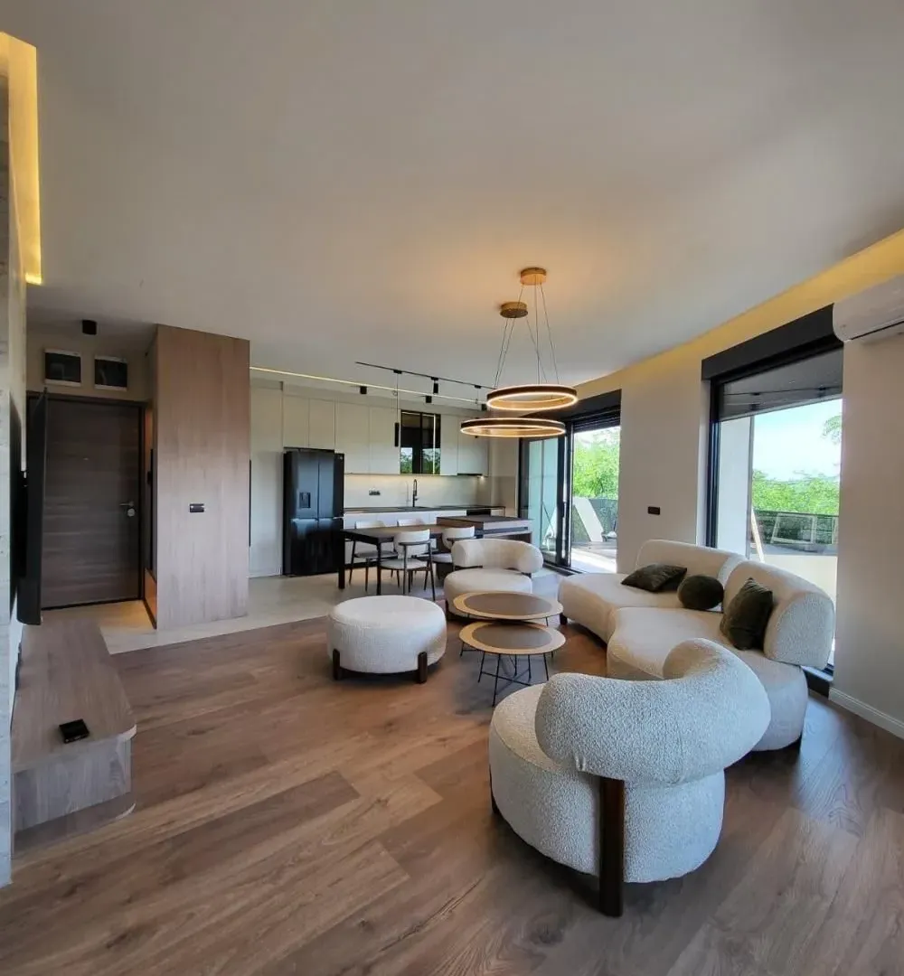 Izdavanje, trosoban stan, 82m², Olimp, Zvezdara Sve Podlokacije