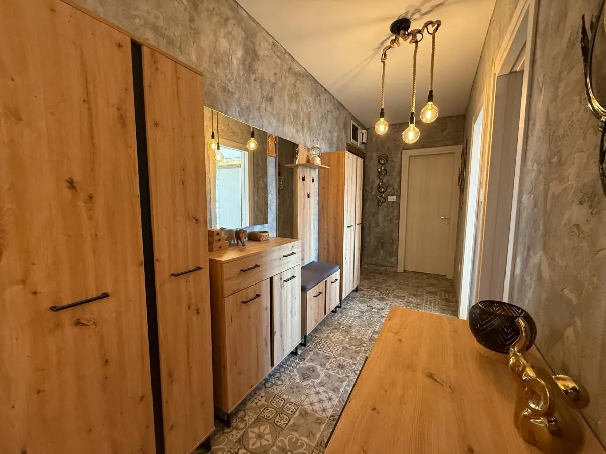 Prodaja, trosoban stan, 59m², Bulevar patrijarha Pavla, Novi Sad Sve Podlokacije