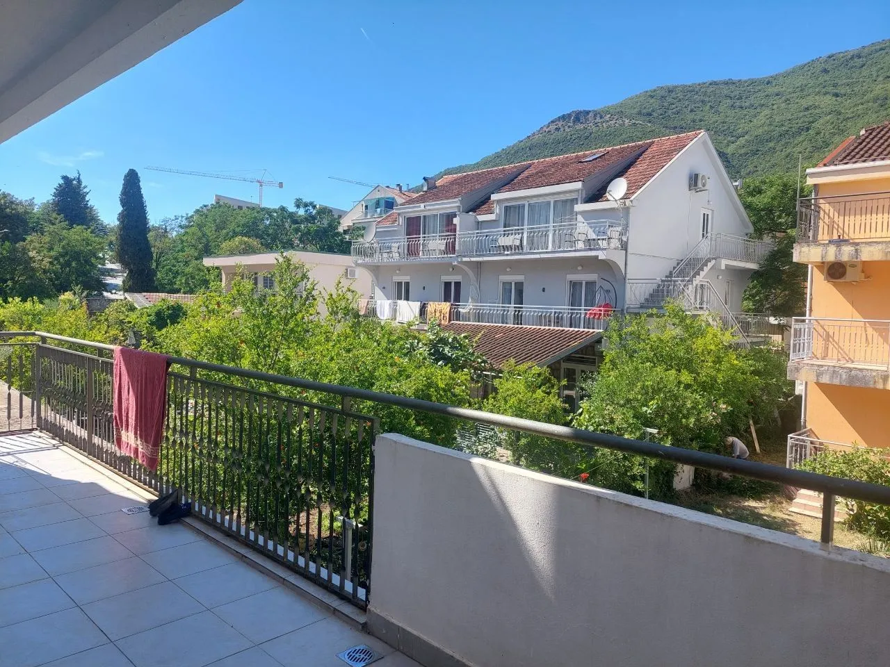 Izdavanje, dvosoban stan, 139m², Baošići, Herceg Novi