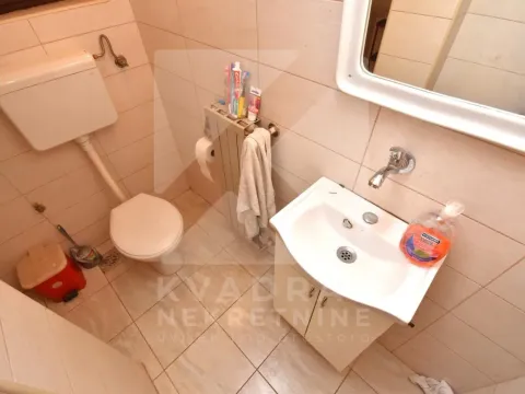 Izdavanje, kuća, 230m², Zagorič, Podgorica - image 19