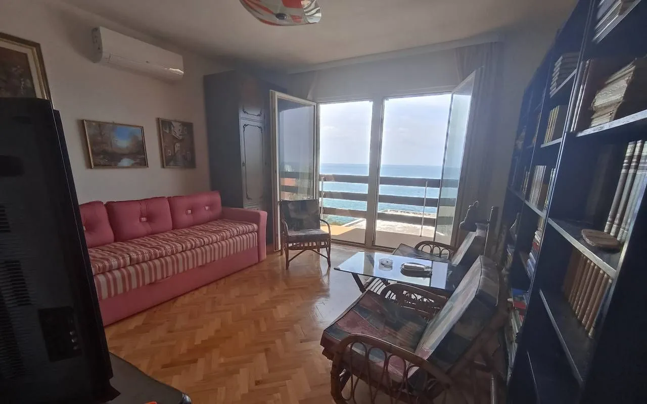 Izdavanje, kuća, 100m², Dobra Voda, Budva