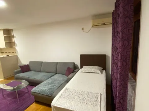 Izdavanje, jednosoban stan, 35m², Stari Aerodrom, Podgorica - image 18