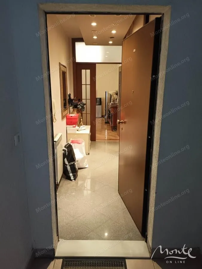Prodaja, dvosoban stan, 96m², Stari Aerodrom, Podgorica