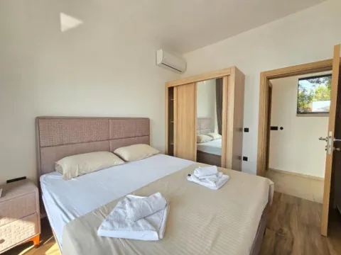 Rent, house, 208m², Budva, Crna Gora - image 10