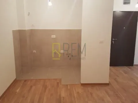 Izdavanje, jednosoban stan, 43m², City Kej, Podgorica - image 5