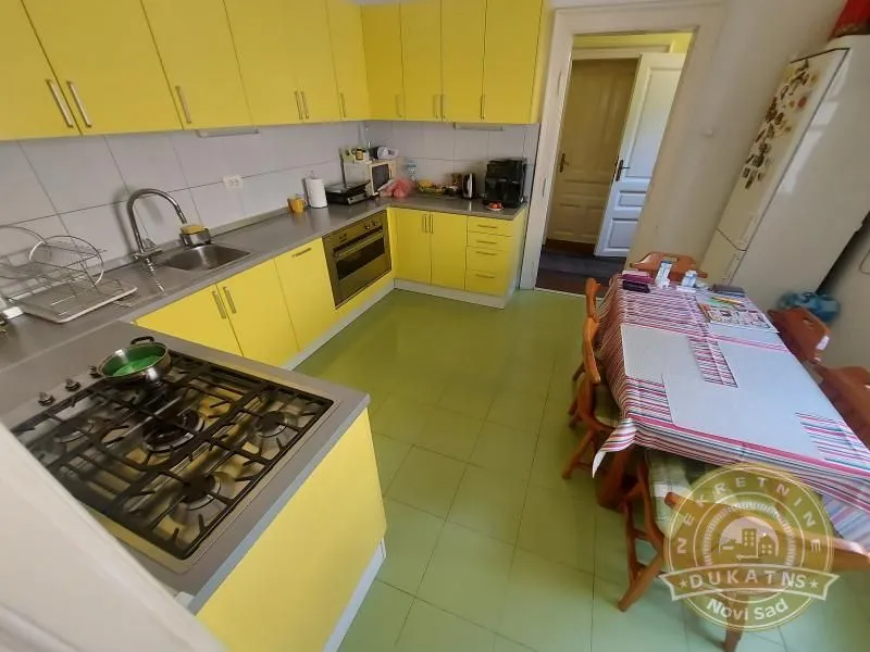 Prodaja, kuća, 187m², Sremska Kamenica, Petrovaradin