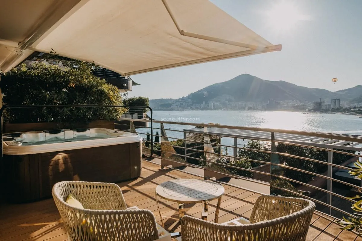 Izdavanje, dvosoban stan, 148m², Budva, Crna Gora