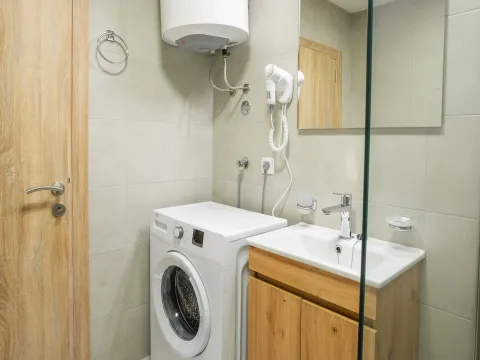 Izdavanje, jednosoban stan, 40m², Radanovići, Kotor - image 10