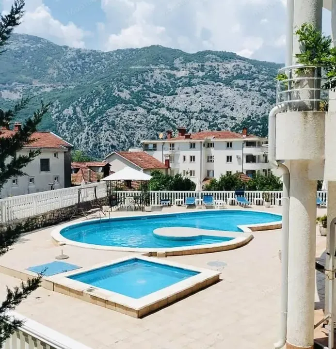 Prodaja, jednosoban stan, 65m², Risan, Kotor
