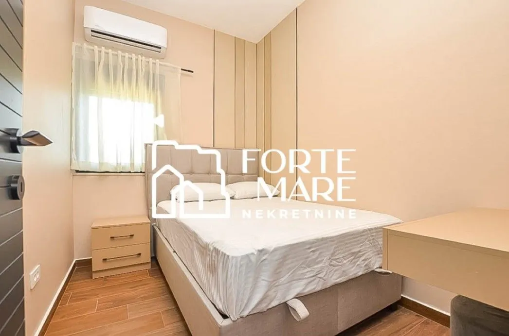 Prodaja, dvosoban stan, 61m², Njivice, Herceg Novi