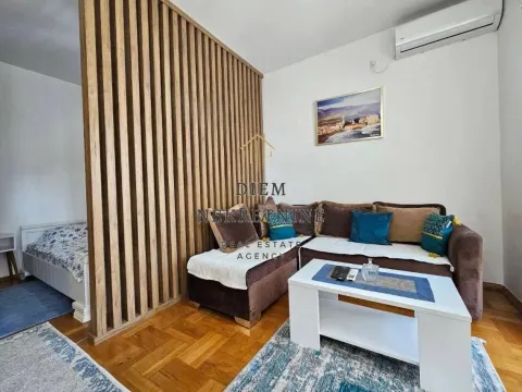 Rent, one bedroom apartment, 40m², Centar, Bar - image 16
