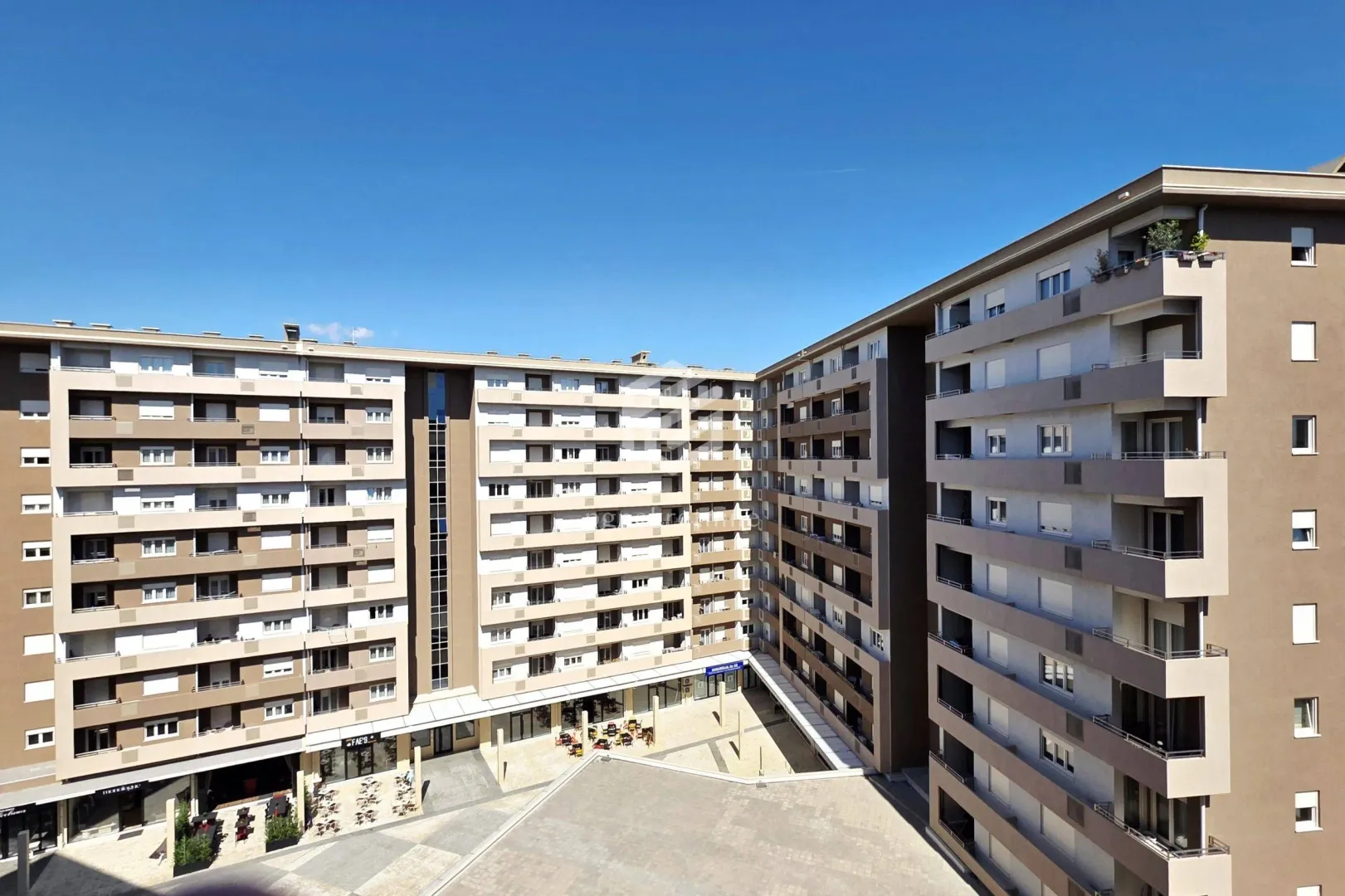 Izdavanje, jednosoban stan, 49m², Central Point, Podgorica