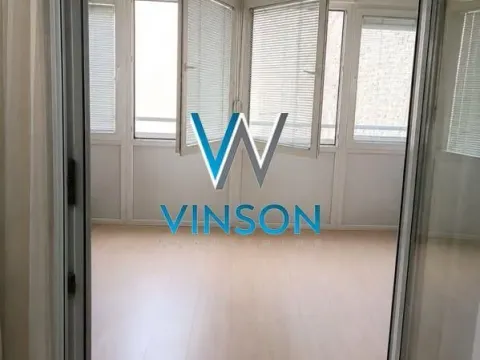 Izdavanje, trosoban stan, 73m², Centar, Novi Sad - image 11