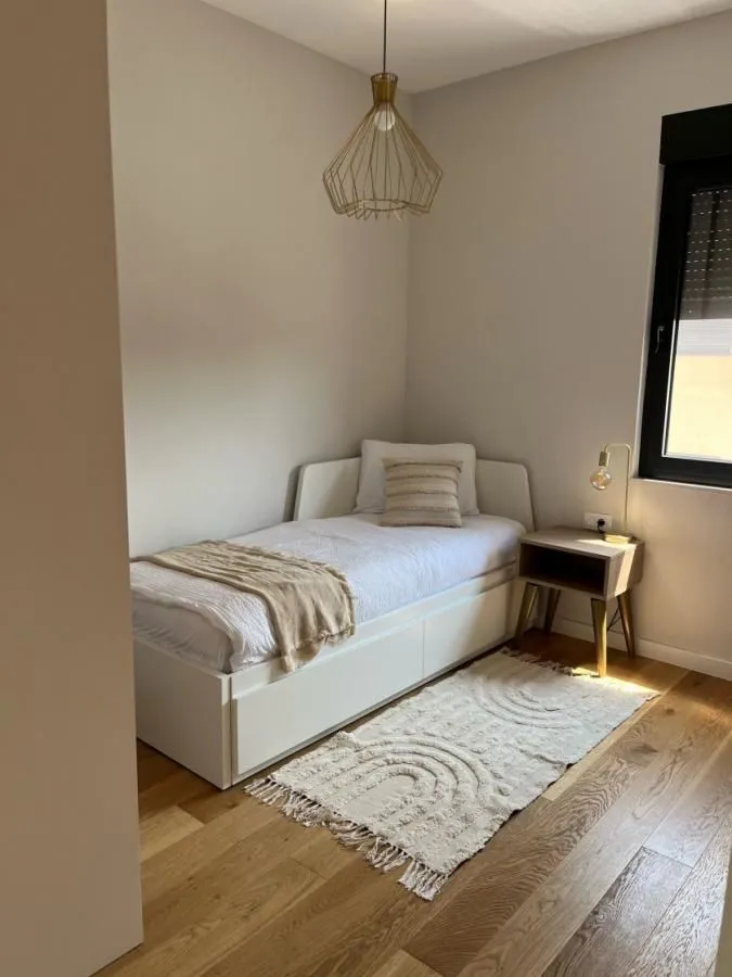 Rent, two bedroom apartment, 64m², Kalimanj, Tivat