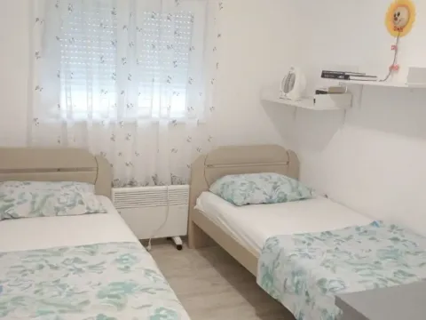 Rent, two bedroom apartment, 52m², Kalimanj, Tivat - image 12